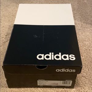 Brand new size 8.5 adidas sooraj